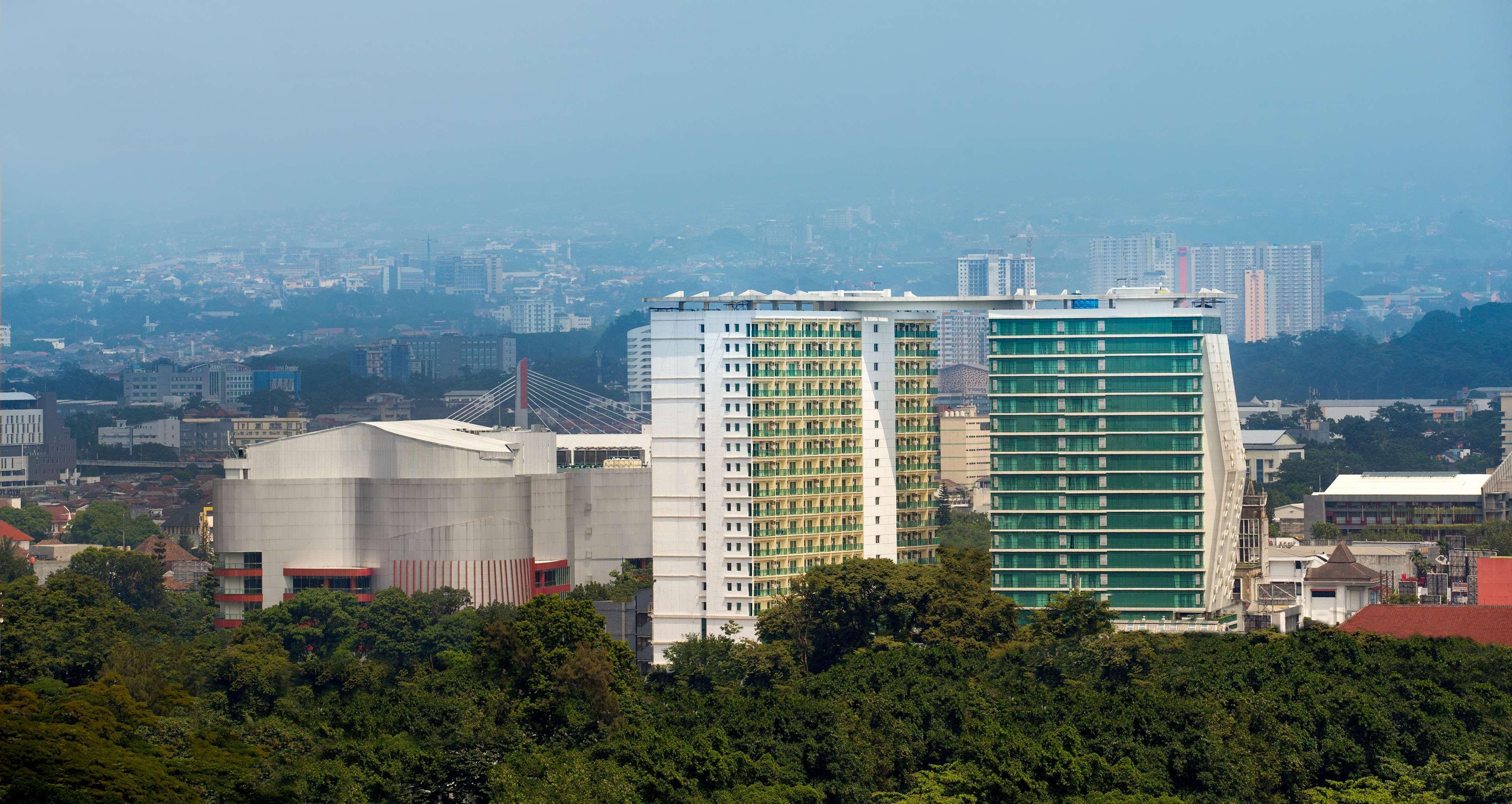 โรงแรมเบสต์ เวสเทิร์น พรีเมียร์ ลา กรันเด บันดุง ภายนอก รูปภาพ